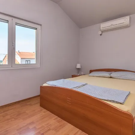 1 Bedroom Cozy In Apartment