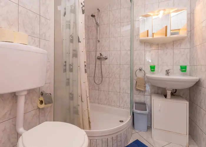 1 Bedroom Cozy In *