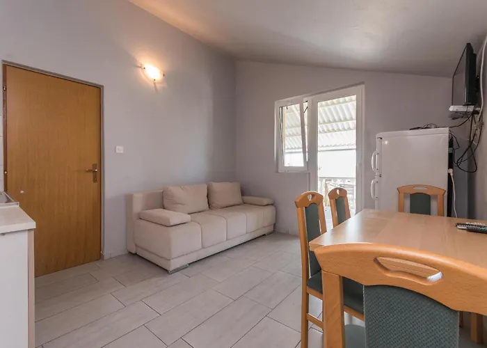 1 Bedroom Cozy In
