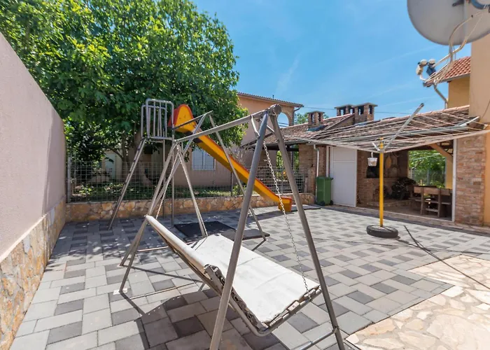 1 Bedroom Cozy In Appartement *